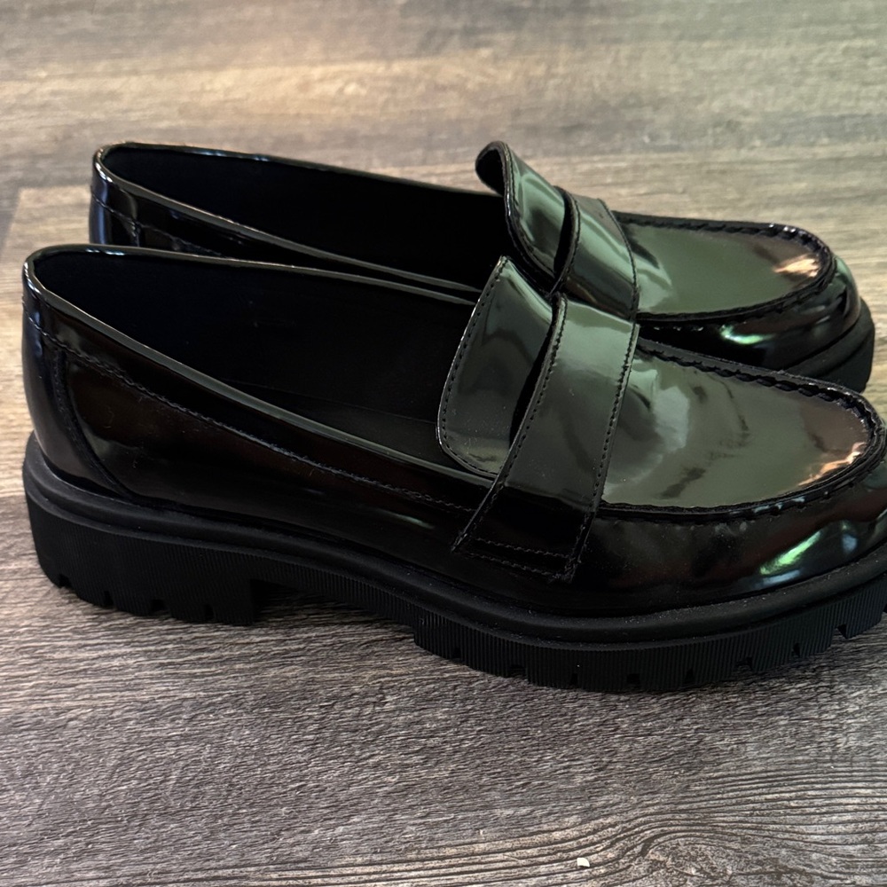 NWOT Old Navy Black Patent Leather Loafers